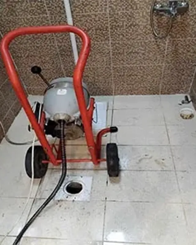 بعد التسليك بالسوستة: الحمام نظيف والتصريف طبيعي