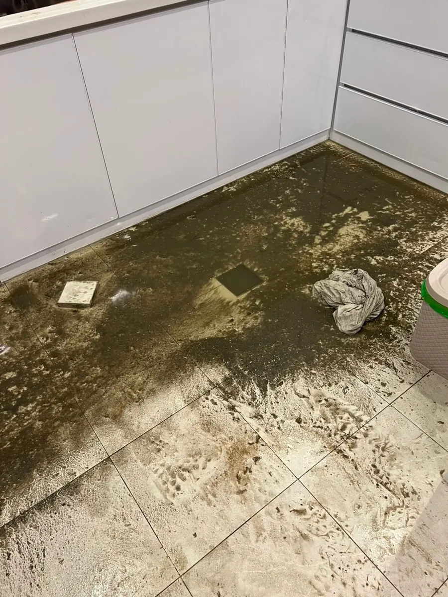 طفح مجاري طارئ داخل منزل بالرياض