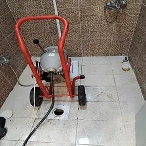 تسليك بلاعة أرضية حمام بالسوستة بالرياض